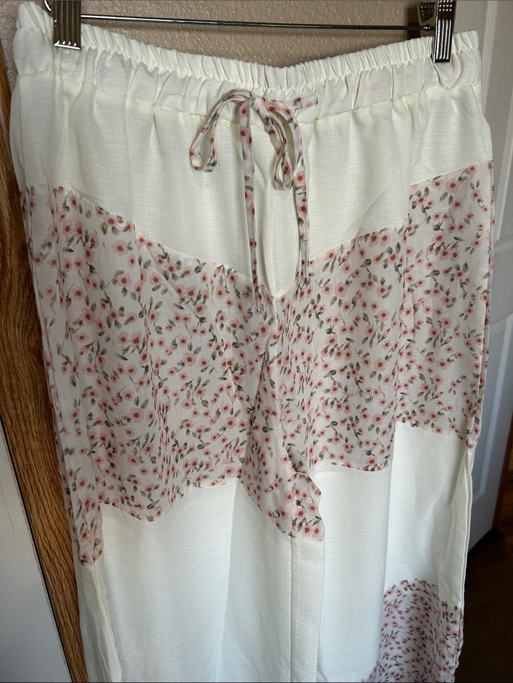 Floral & Cream Patchwork Wide-Leg Palazzo Pants - Picture 4 of 5